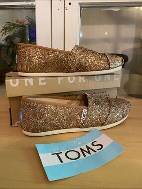 Tom’s Classic Rose Gold Lace Glitz slip on shoes size 6 1/2 6.5